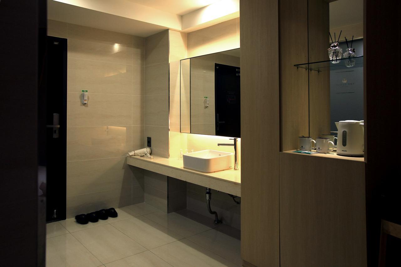 Suwon Top Cloud Hotel Exterior photo